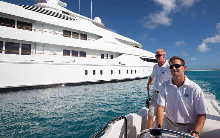 Fueling yacht ships